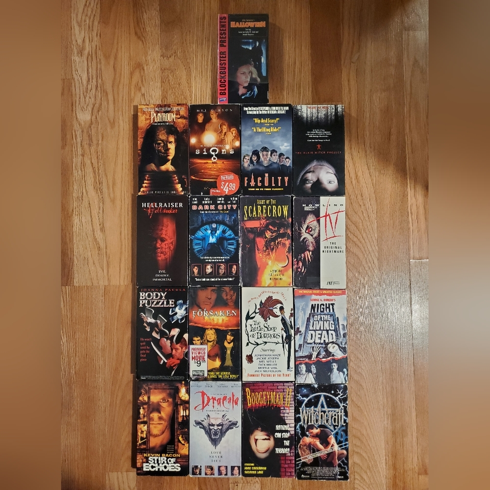 17 Horror Movie VHS Tapes Lot Vintage Halloween